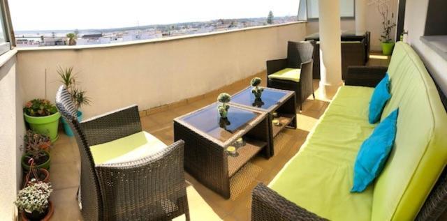 Gatu Premium Atico Parra, Parking, Piscina Comun, Terraza, Wifi , " Preferente Mayores De 25 Anos Y Familias " El Puerto de Santa María Exterior foto
